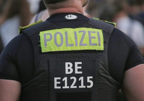 Zwei Tote bei Hausbrand in Berlin-Marzahn - Mordermittlungen laufen