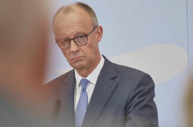 Forsa: AfD weiter vor Union - Unzufriedenheit mit Merz