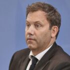 Schröder lobt Klingbeils Reformbemühungen als "mutig"