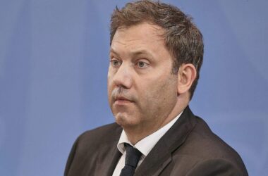 Schröder lobt Klingbeils Reformbemühungen als "mutig"