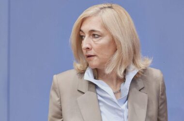 Gesundheitsministerin gegen Pflegevollversicherung