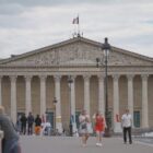 Schwarz-Rot macht sich nach Misstrauensvotum in Frankreich Sorgen