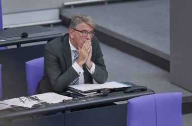 Kulturstaatsminister will Förderung bei Antisemitismus entziehen