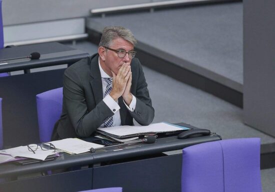 Kulturstaatsminister will Förderung bei Antisemitismus entziehen