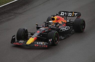 Verstappen gewinnt F1-Rennen in Baku - Piastri früh ausgeschieden