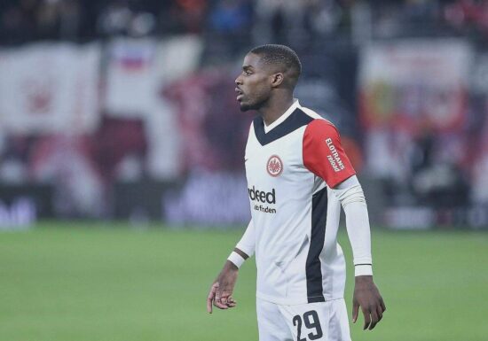 Eintracht Frankfurt verleiht Nkounkou nach Turin
