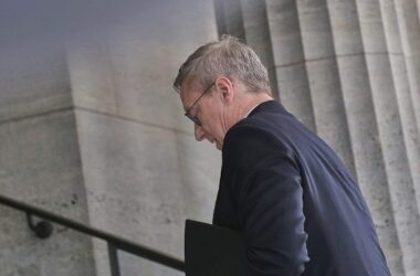 Wildberger verspricht konkrete Maßnahmen zum Bürokratierückbau