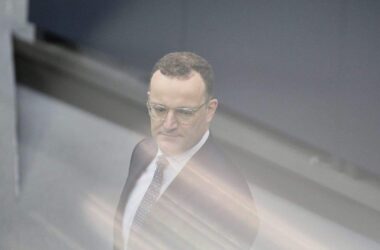 Spahn: Atomwaffen in Frankreich und Großbritannien mitfinanzieren