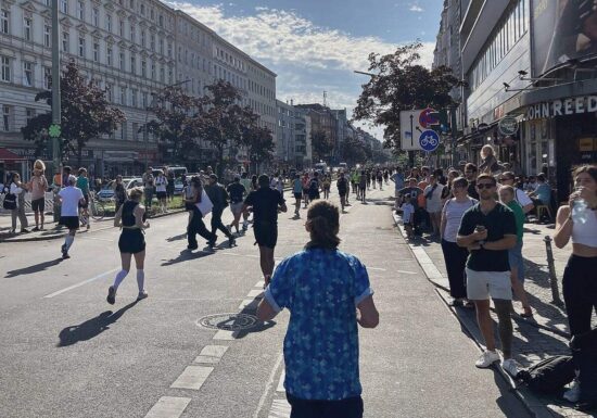 Kenianer Sabastian Sawe gewinnt 51. Berlin-Marathon