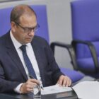 Otte wirft Russland "kriegsähnliche Handlungen" gegen Nato vor