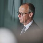 Forsa: AfD büßt leicht ein - Zufriedenheit mit Merz sinkt weiter