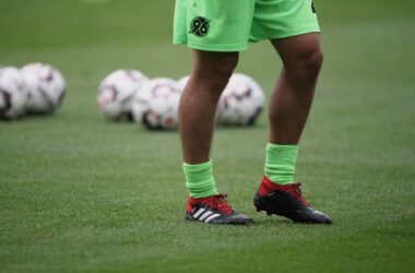 2. Bundesliga: Dresden erkämpft in Unterzahl Remis gegen Hannover