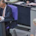 Forsa: AfD hält Rekordniveau - Merz rutscht auf Tiefstwert