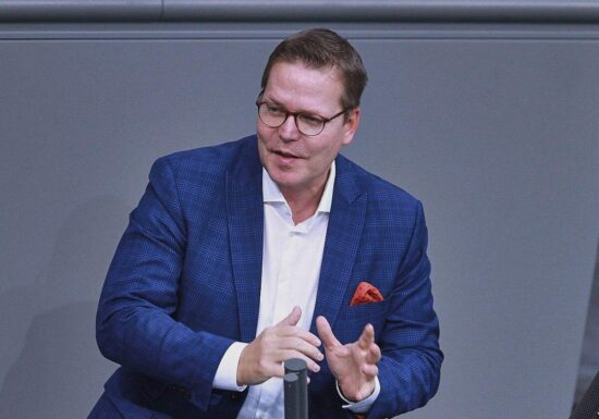 Staatssekretär für Einführung von günstigen Basistarifen in GKV