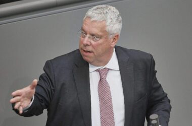 Union künftig für "Abschuss russischer Kampfjets über Nato-Gebiet"