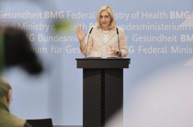 Finanzkommission Gesundheit nimmt Arbeit auf - Warken will Tempo