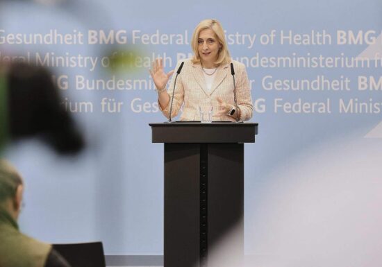 Finanzkommission Gesundheit nimmt Arbeit auf - Warken will Tempo