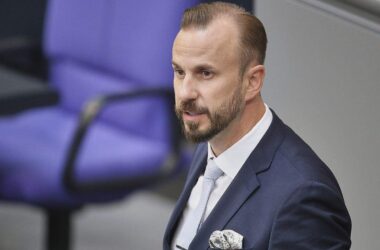 AfD-Abgeordneter verteidigt Post zu ersten Strophen der Ex-Hymne