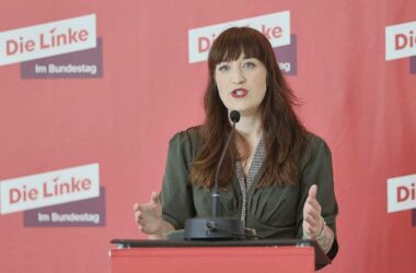 Linke nennt Haushalt "schlicht und ergreifend eine Katastrophe"