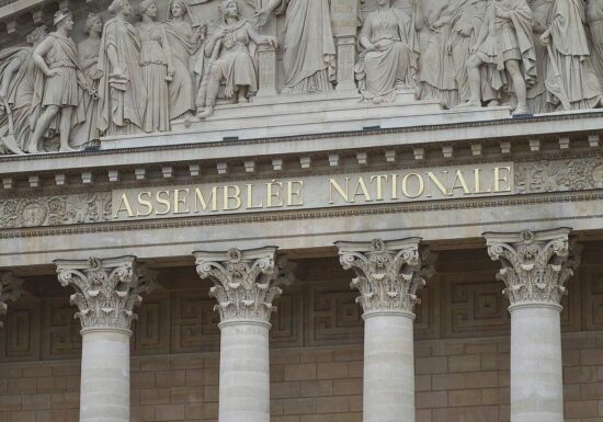 Politik-Krise in Paris: Ifo sieht Risiken für Konjunktur in Europa