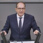 Dobrindt: "Polizeiliche und militärische Drohnenabwehr verzahnen"