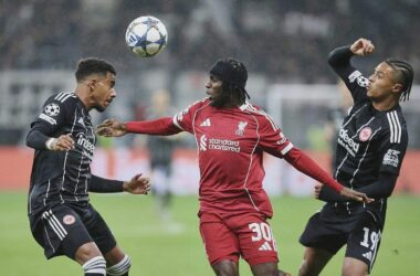CL: Liverpool deklassiert Frankfurt - FC Bayern siegt souverän