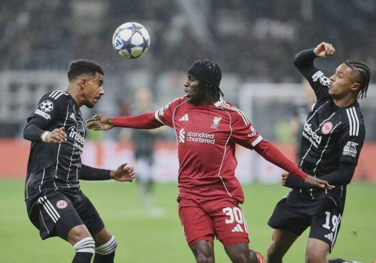CL: Liverpool deklassiert Frankfurt - FC Bayern siegt souverän