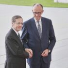 Merz telefoniert mit Israels Präsident über Waffenruhe in Gaza
