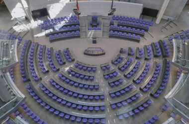 Steuerzahlerbund kritisiert höhere Zulagen für Bundestagsfraktionen