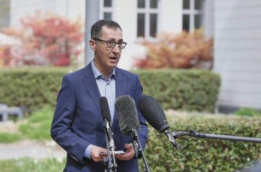Özdemir: Schulen müssen zügig Geld für Digitalisierung bekommen