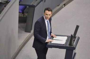Junge Gruppe fühlt sich durch Merz in Rentenkritik bestärkt