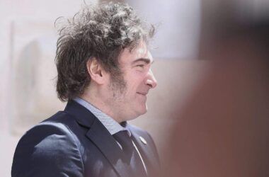Milei feiert Erdrutschsieg bei Parlamentswahlen in Argentinien