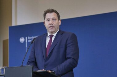 Steuerschätzer schrauben Erwartungen nach oben