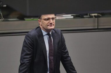 Spahn spricht in Stadtbild-Debatte von "Empörungszirkus"