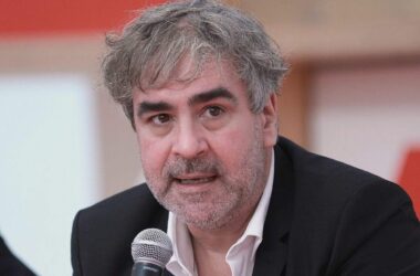Deniz Yücel fordert klare Worte von Merz in der Türkei