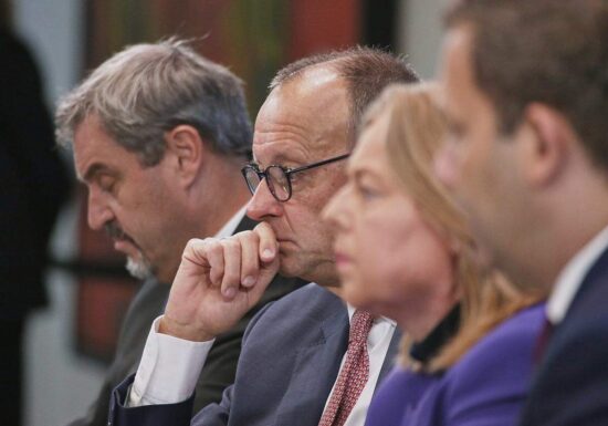 Linke wirft Koalition "Planwirtschaft für Sozialabbau" vor