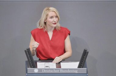Krankenkassen: Linke will deutlich höhere Beitragsbemessungsgrenze