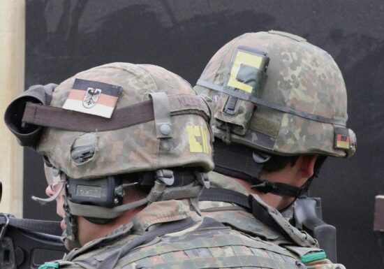 Union besteht auf Wehrdienst-Kompromiss mit Losverfahren