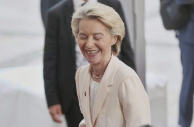 Von der Leyen übersteht erneut Misstrauensvoten im EU-Parlament