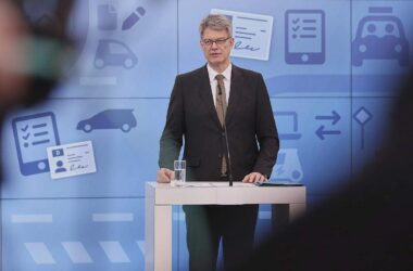 Verkehrsminister stellt Eckpunkte für günstigere Führerscheine vor
