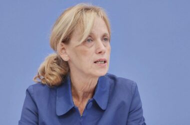 Prien klagt über Antisemitismus in Bildungseinrichtungen