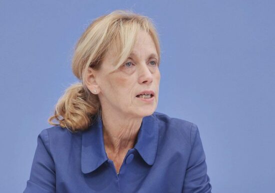 Prien klagt über Antisemitismus in Bildungseinrichtungen