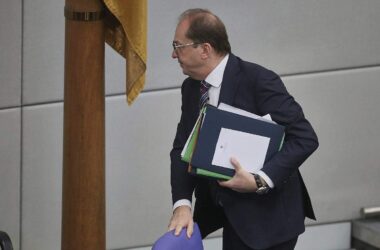 Innenminister will Cyber-Abwehrschläge im Ausland ermöglichen