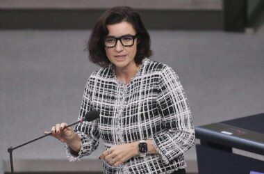 Bär erwägt Umbenennung von Bafög