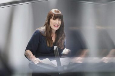 Reichinnek wirft Merz Instrumentalisierung von Frauen vor