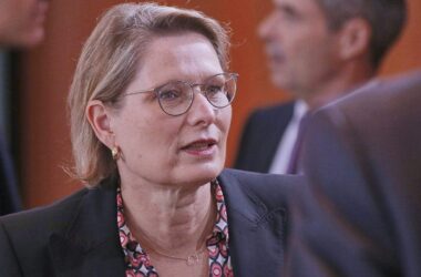 Justizministerin packt neues Firmenmodell an