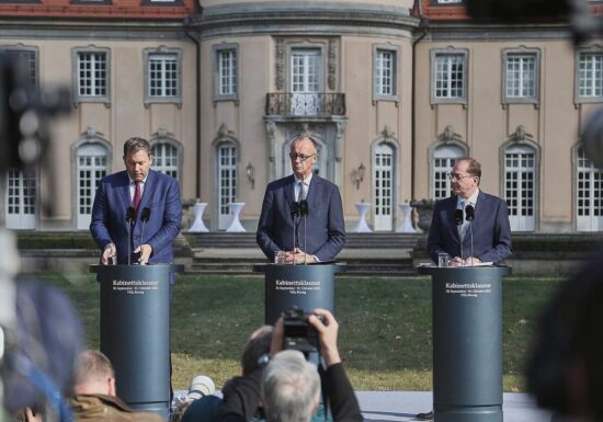 Merz will Deutschland "wieder an die Spitze" bringen