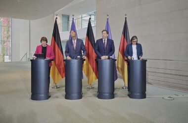 Auto-Gipfel: Merz will Autos mit CO2-Ausstoß auch nach 2035 zulassen