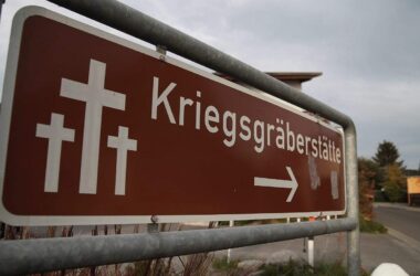 Präsident des Volksbundes sieht Kriegsgräberstätten verfallen