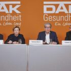 DAK sieht Pflegesystem "am Kipppunkt"